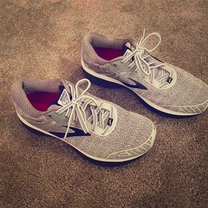 Brooks Adrenaline GTS 18 womens 8.5